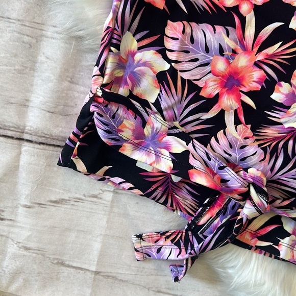 Pink Victoria’s Secret Floral Wrap Front Tie Back Top - Picture 6 of 8